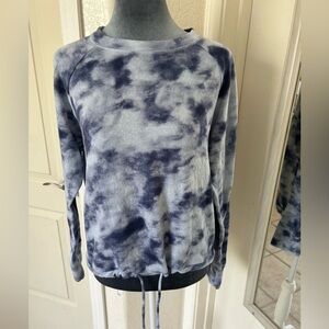 Juniors Gap Blue and white tye dye shirt